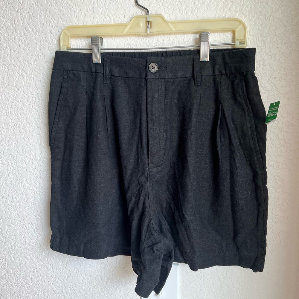 GAP  High Rise Pleated Linen Shorts with Washwell